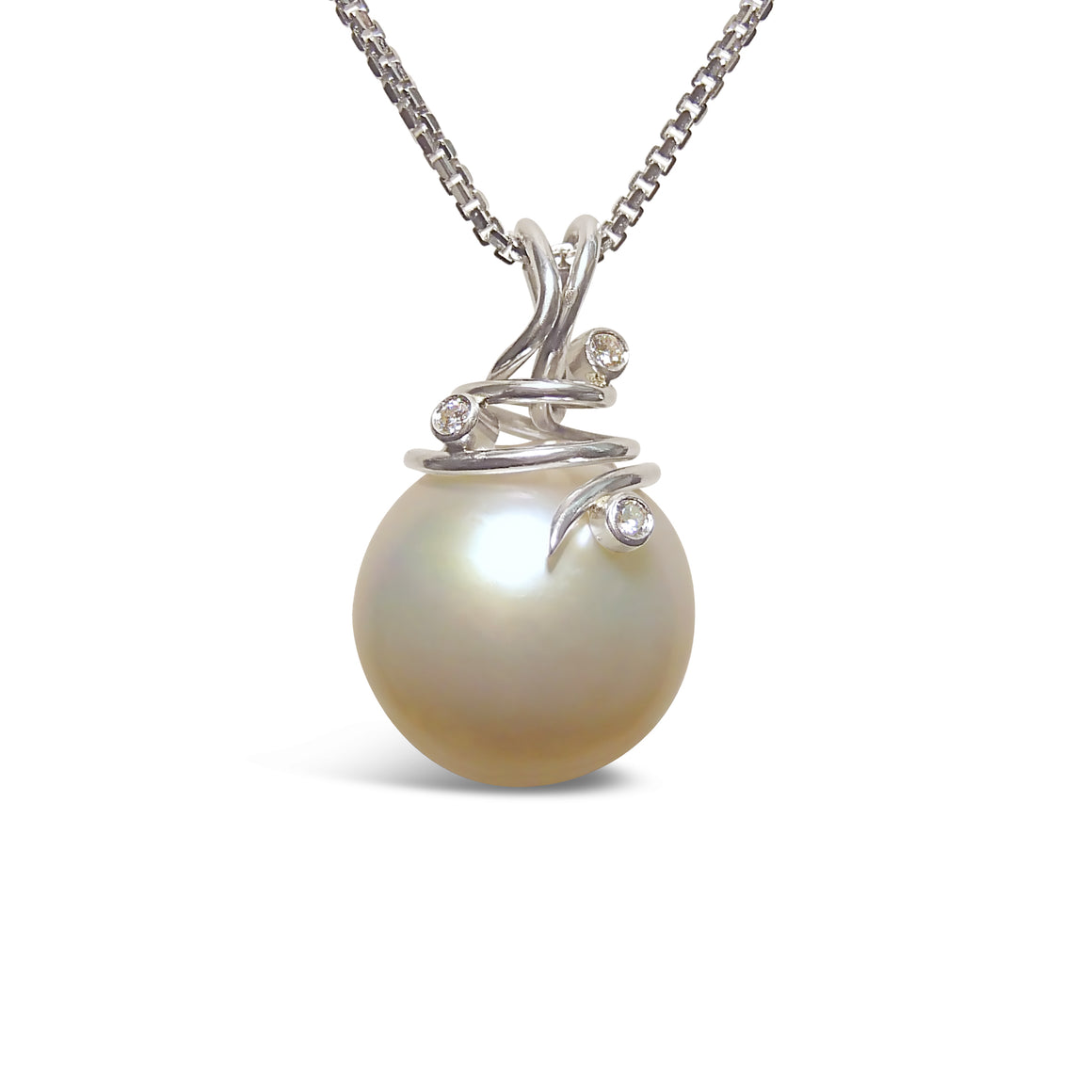 South-sea pearl diamond pendant